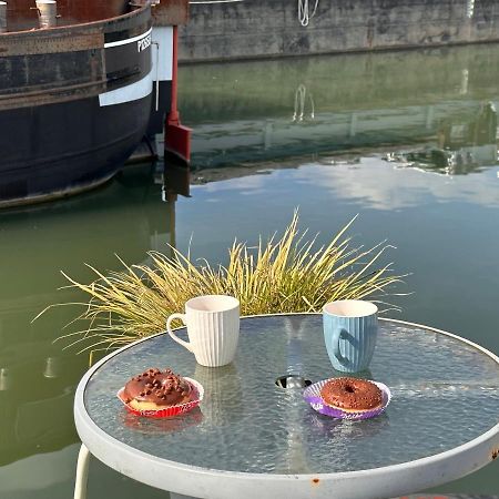 Peniche "Louise Michel" Sejournez Dans L'Appartement Du Capitaine, Offrez Vous Une Experience Inoubliable Au Fil De L'Eau Douai Exterior foto