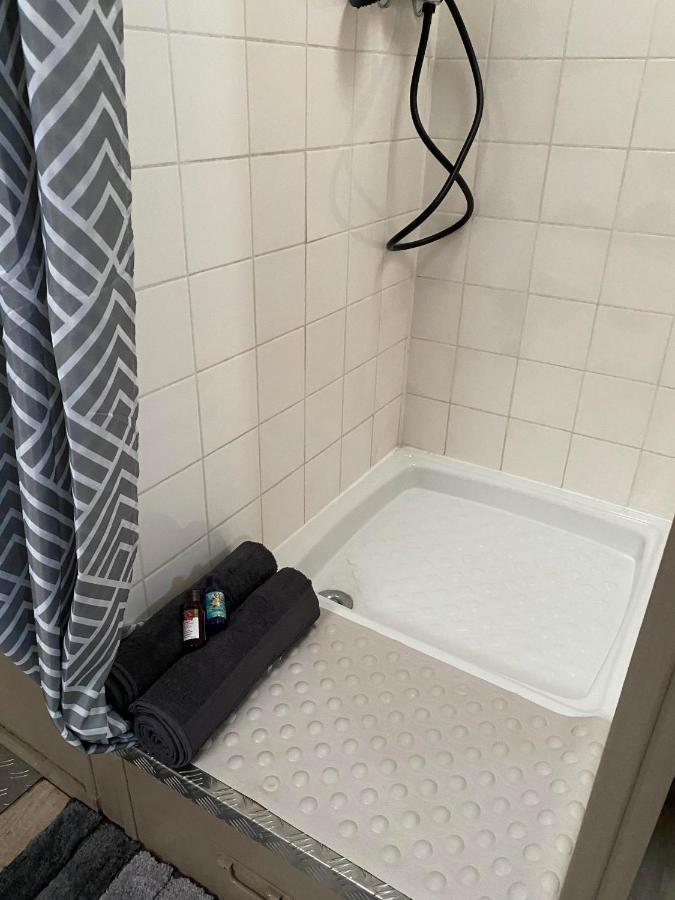 Peniche "Louise Michel" Sejournez Dans L'Appartement Du Capitaine, Offrez Vous Une Experience Inoubliable Au Fil De L'Eau Douai Exterior foto