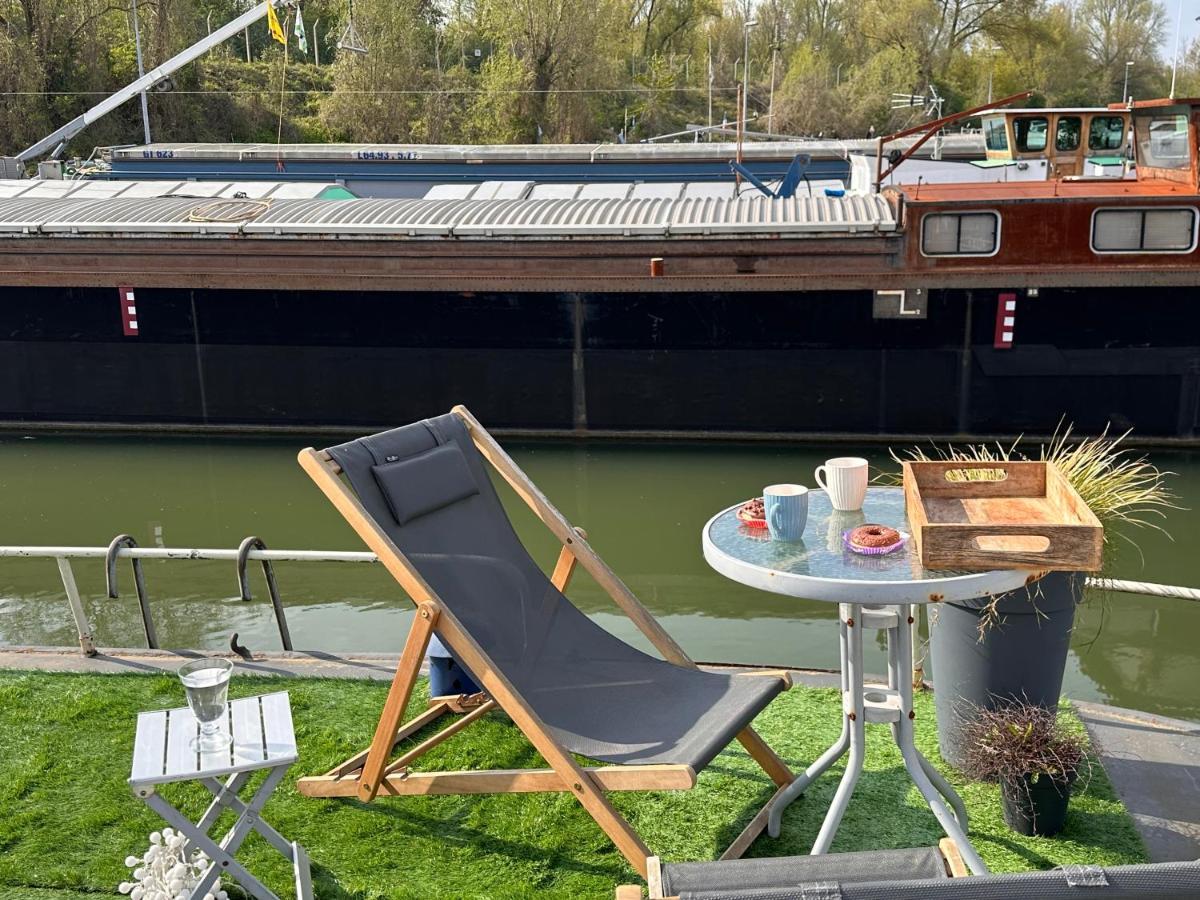 Peniche "Louise Michel" Sejournez Dans L'Appartement Du Capitaine, Offrez Vous Une Experience Inoubliable Au Fil De L'Eau Douai Exterior foto